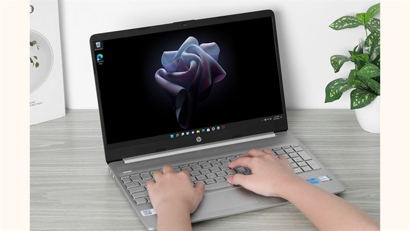 Laptop HP 15s fq5162TU i5 (7C134PA) - máy tính xách tay HP cho sinh viên